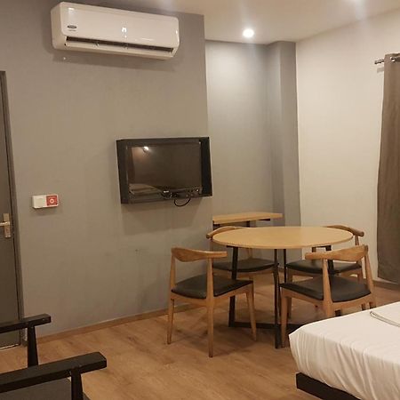 Treetop Inn Chennai Bagian luar foto