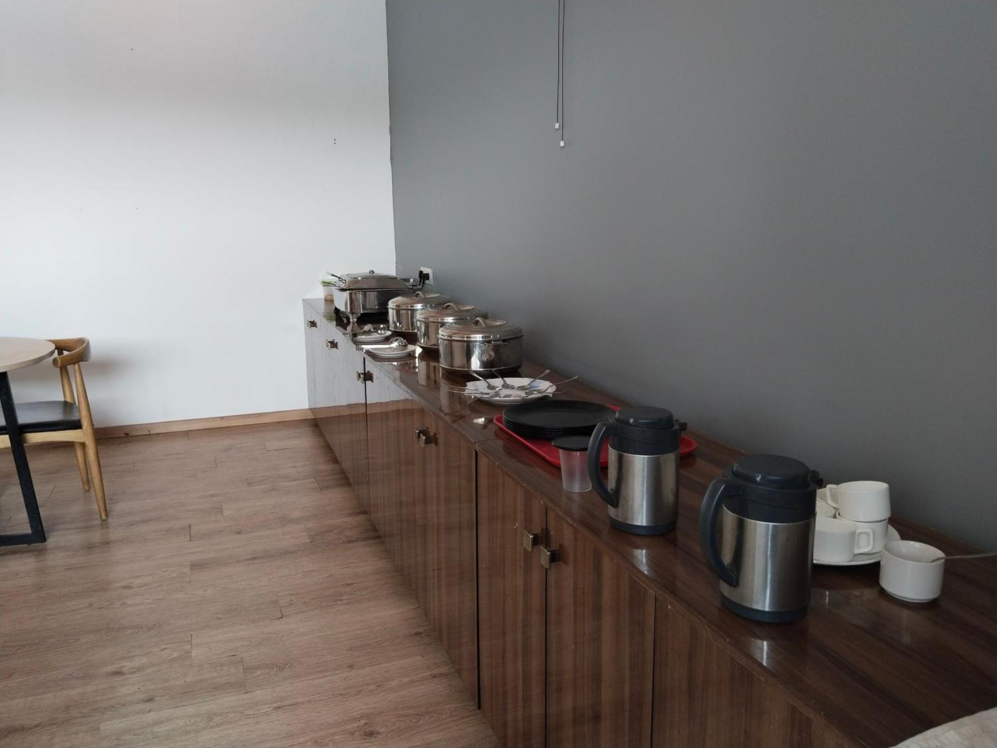 Treetop Inn Chennai Bagian luar foto