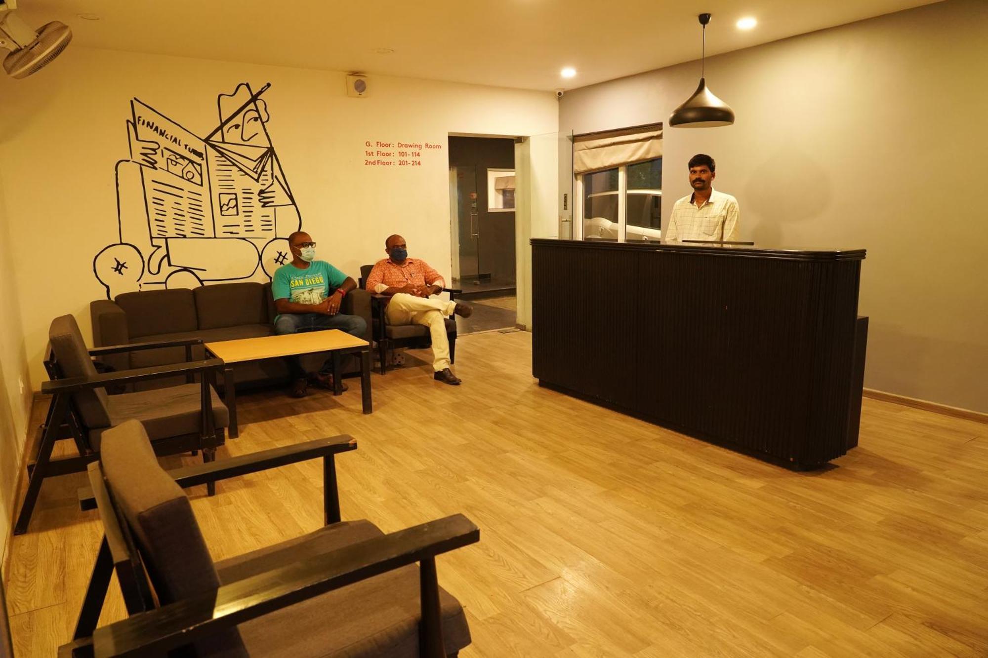 Treetop Inn Chennai Bagian luar foto